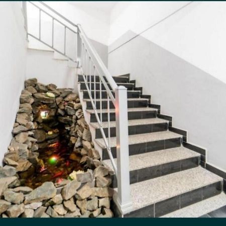 Apart Uta3 Apartment Arad Bagian luar foto