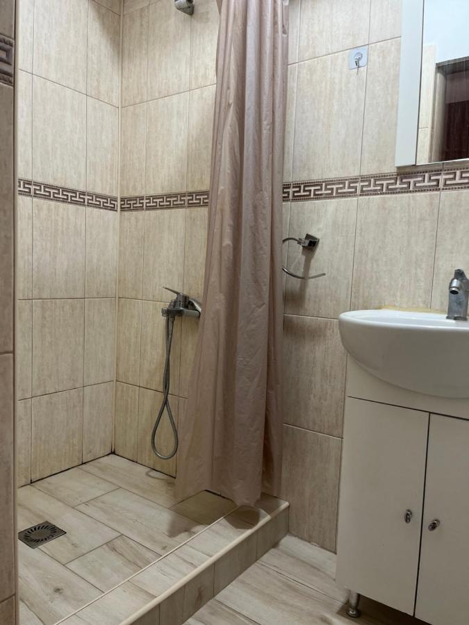 Apart Uta3 Apartment Arad Bagian luar foto